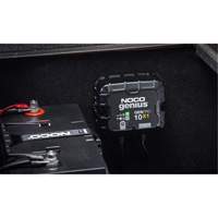 Chargeur de batterie embarqu&eacute; &agrave; 1 sortie de 10 amp&egrave;res GenPro10X1 Genius PR Distribution